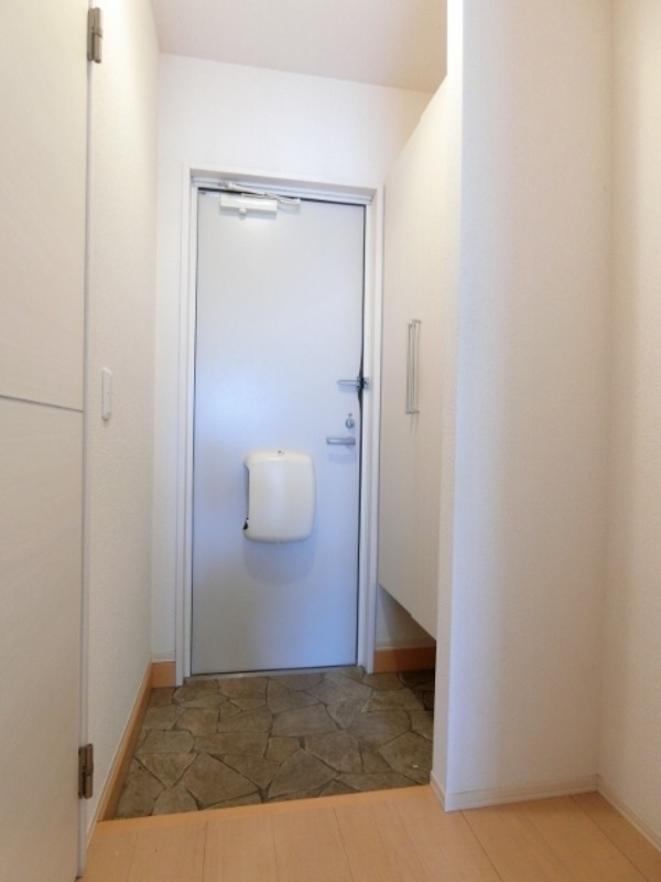 玄関　図面と現状に相違がある場合には現状を優先