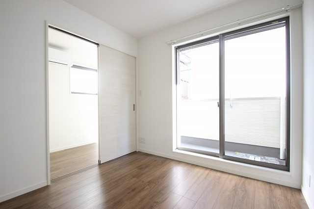 居室・リビング　別号室の写真です