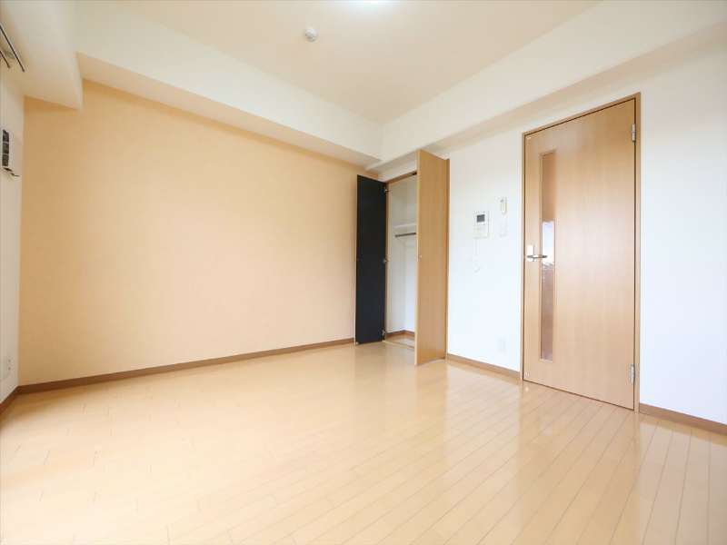 その他　洋室7.8帖　クローゼット付（収納充実してます）