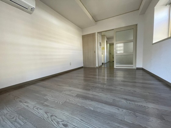 居室・リビング　※別号室のお写真です