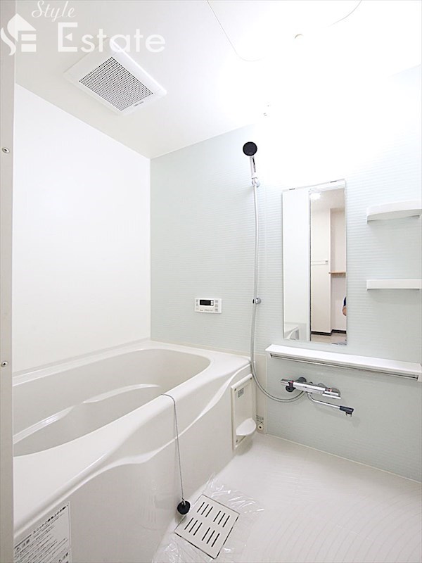 バス・シャワールーム　バスルーム