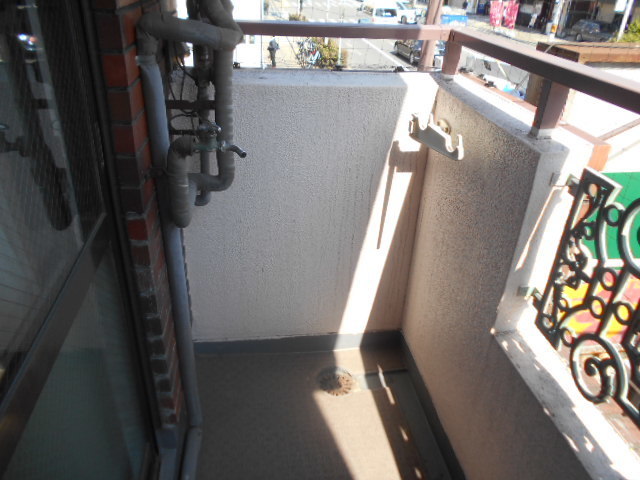 バルコニー　室外洗濯機置場です。