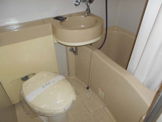 バス・シャワールーム　広々ユニットバスです。