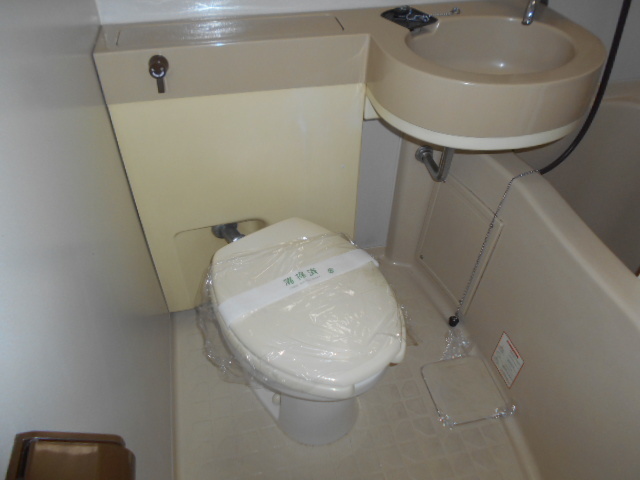 トイレ　綺麗にクリーニング済み