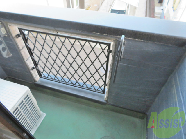 バルコニー　バルコニーは幅があり、広い印象を受けました。