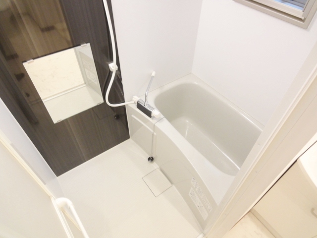 バス・シャワールーム　同物件、別号室のものです。