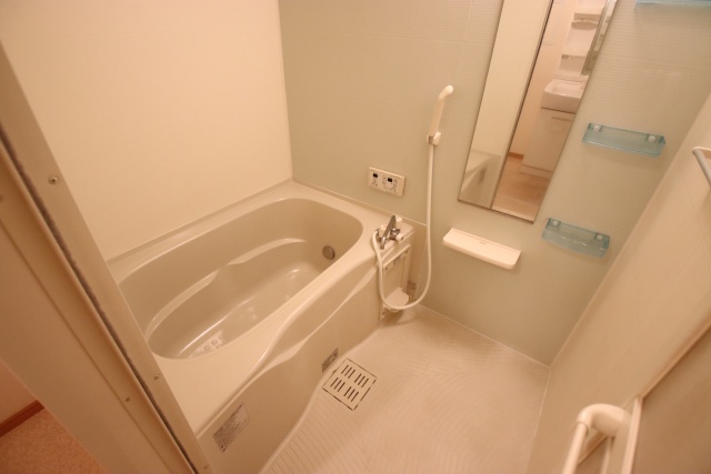 バス・シャワールーム　※別室の参考写真の為、現況優先です。