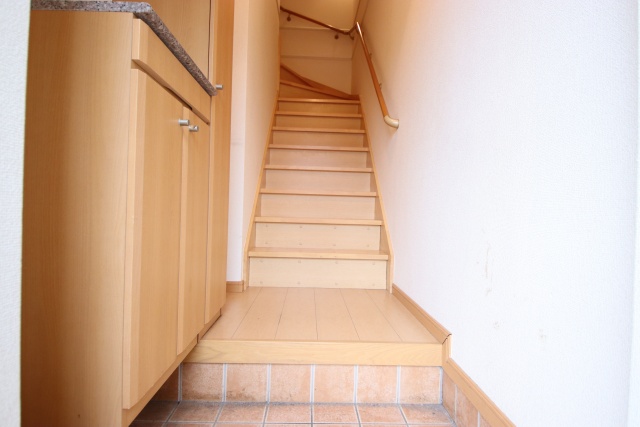 玄関　※別室の参考写真の為、現況優先です。