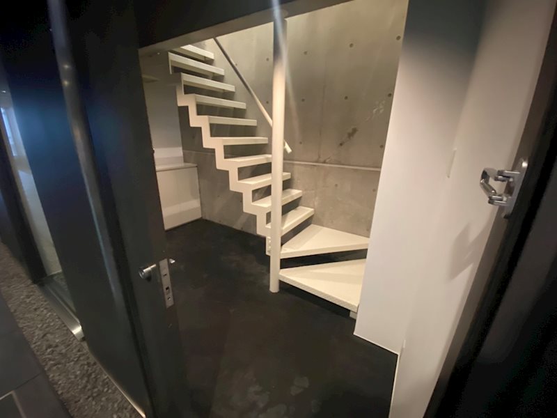 玄関　同建物同号室の室内写真になります。(104号室)