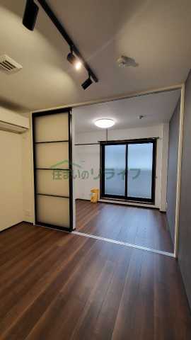 居室・リビング　別部屋参考写真となります。