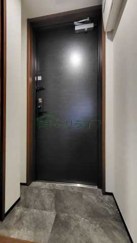 玄関　別部屋参考写真となります。