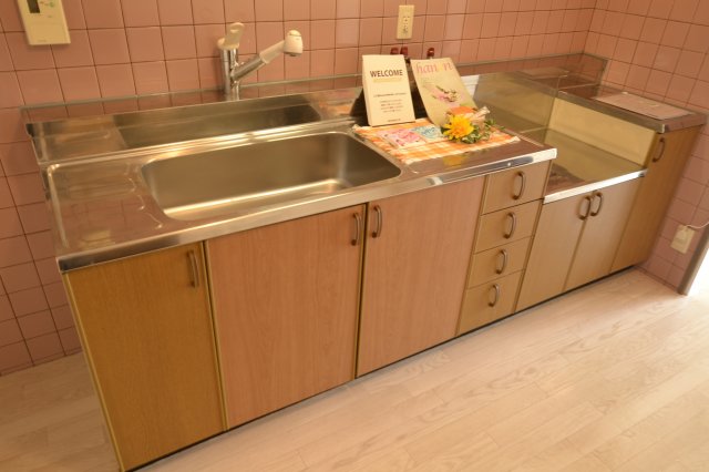 居室・リビング　同物件、別号室の写真です。