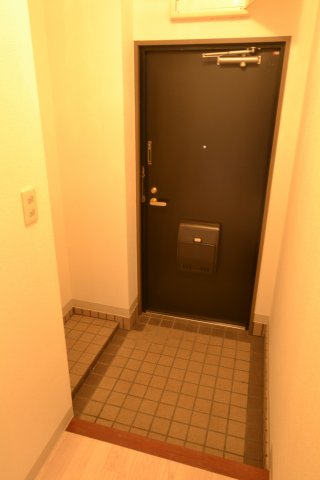 玄関　同物件、別号室の写真です。
