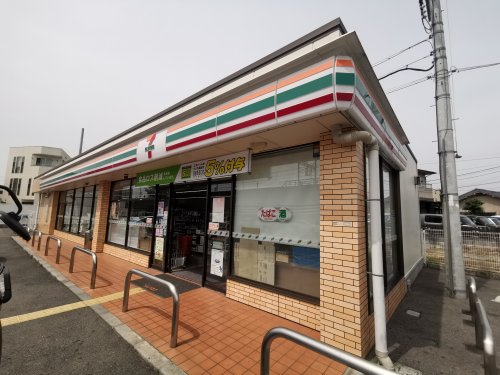 コンビニ　セブンイレブン 堺東山店（コンビニ）まで360m