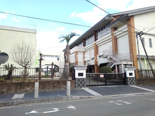 小学校　八女市立福島小学校（小学校）まで508m