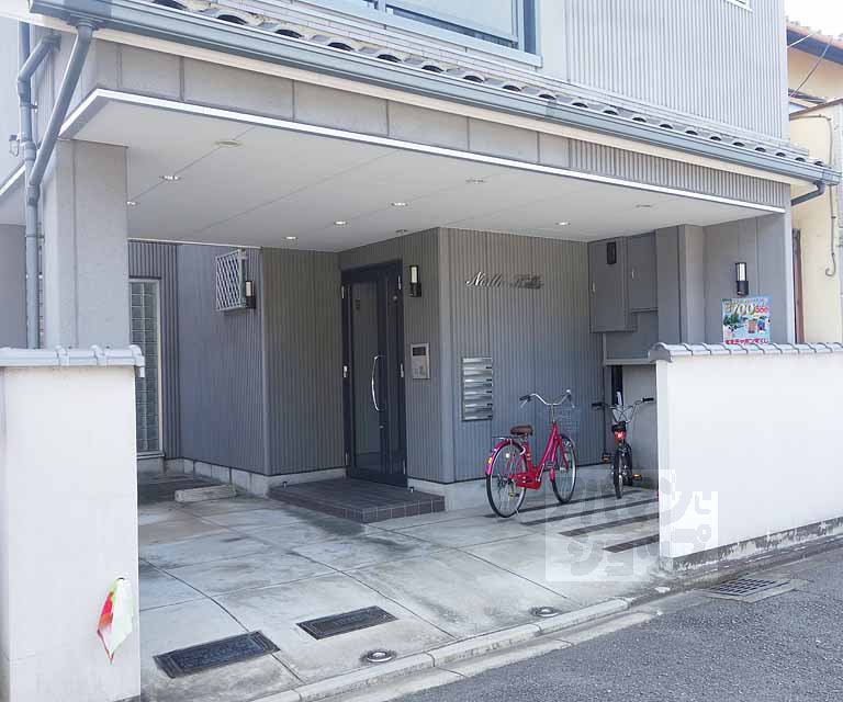 North Hillsの外観写真