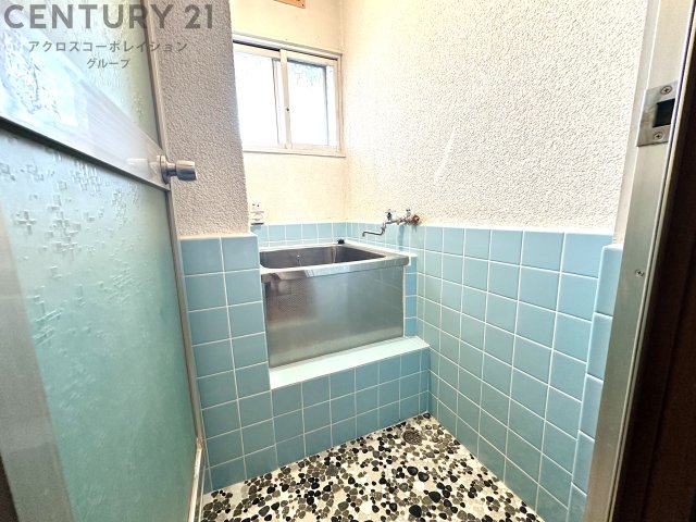 バス・シャワールーム　保温性に優れたステンレスの浴槽です☆