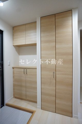 玄関　【フローラル古城 A棟】