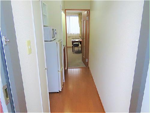 居室・リビング　玄関からのアングルです