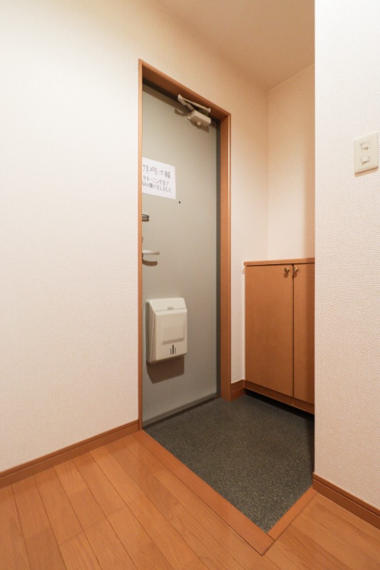 玄関　図面と現状に相違がある場合には現状を優先