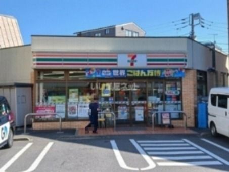 コンビニ　セブンイレブン世田谷下馬北店（コンビニ）まで730m
