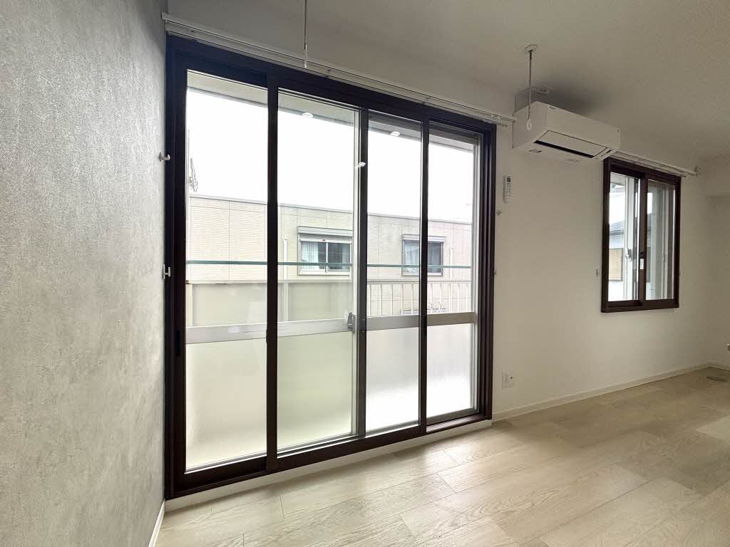 その他設備　ホスクリーン、内窓