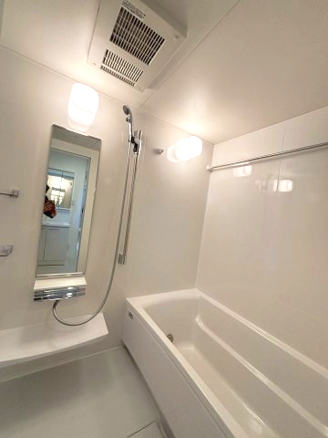 バス・シャワールーム　ゆったり過ごせるお風呂です
