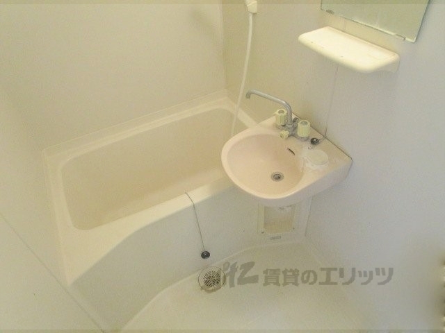 バス・シャワールーム　バス