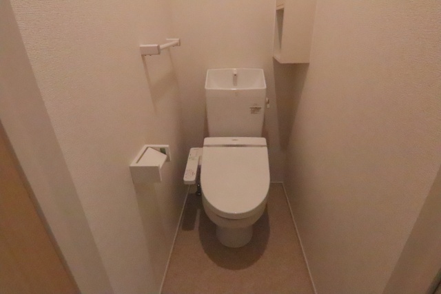 トイレ　※別室の参考写真の為、現況優先です。