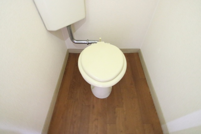 トイレ　※同建物内別室の参考写真です、内装が異なる場合がございます