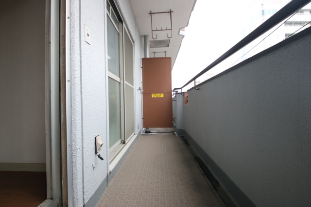 バルコニー　※同建物内別室の参考写真です、内装が異なる場合がございます