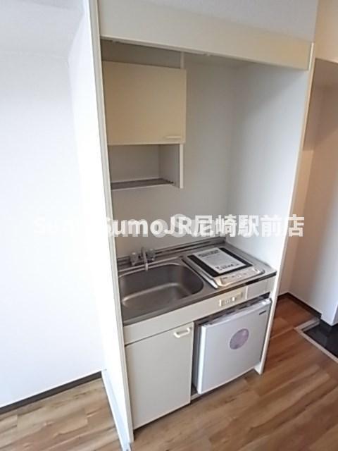 キッチン　コンパクトなキッチンで掃除もラクラク