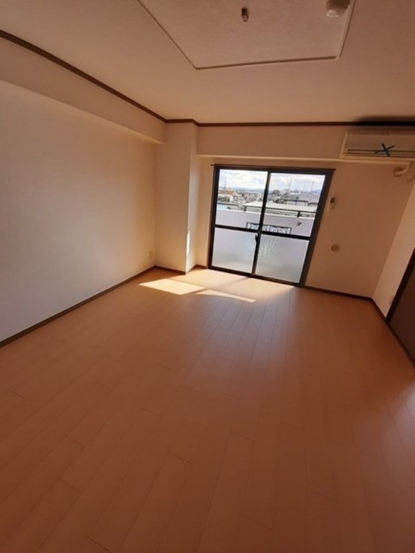 居室・リビング　図面と現状に相違がある場合には現状を優先