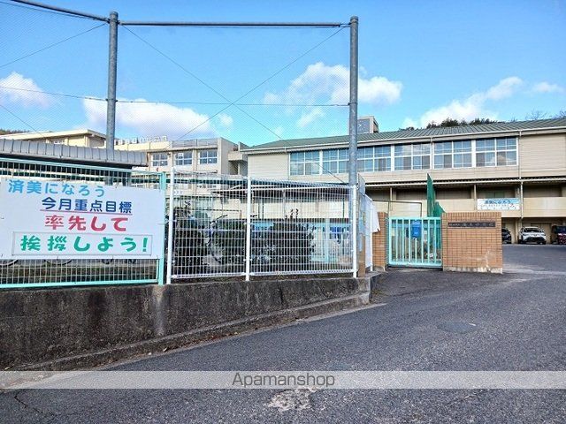 中学校　済美中学校（中学校）まで86m
