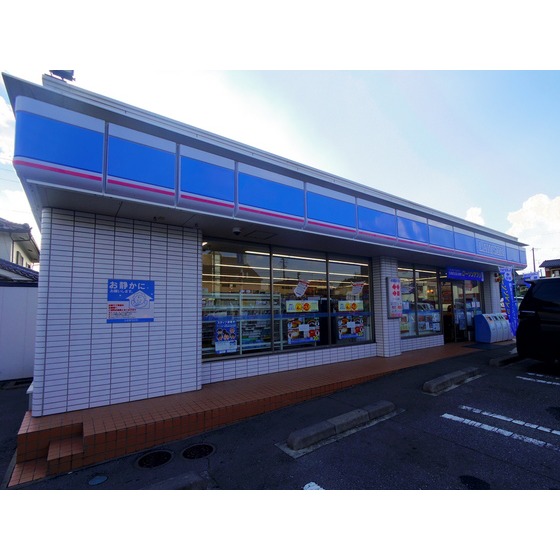 コンビニ　ローソン佐久岩村田本町店（コンビニ）まで635m