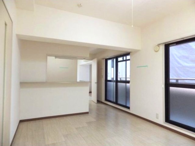 居室・リビング　※写真は同じマンションの違う部屋のものになります。