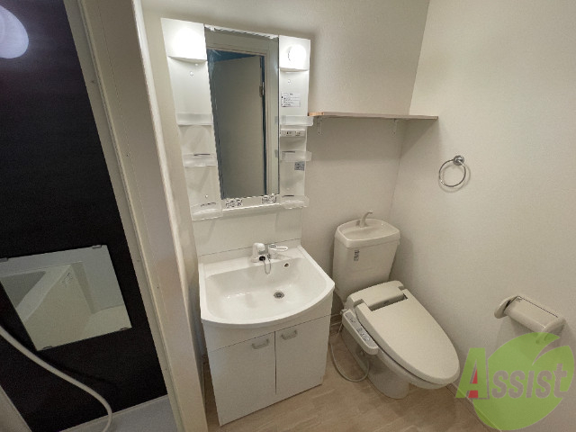 洗面設備　シャンプードレッサー。身支度はここでばっちり。