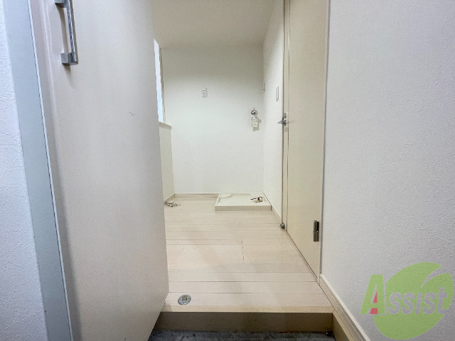 玄関　玄関の様子です。明るい印象ですね。気分もあがりそう。