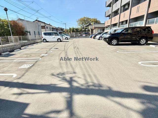 駐車場　駐車場
