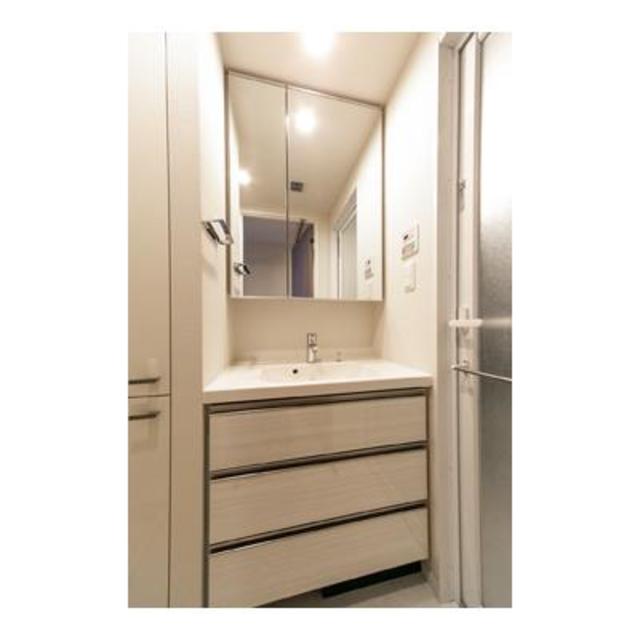 洗面設備　※写真は同タイプ住戸です。