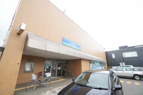 銀行　北洋銀行 西線支店(石山通コンサルティングプラザ設置店)（銀行）まで451m