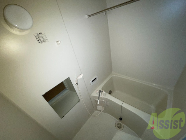 バス・シャワールーム　バスルームはこちら。一日の疲れをここで癒して下さいね。