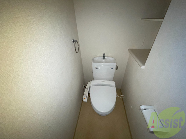 トイレ　人気のウォシュレットタイプのトイレです。安心して使えますね。