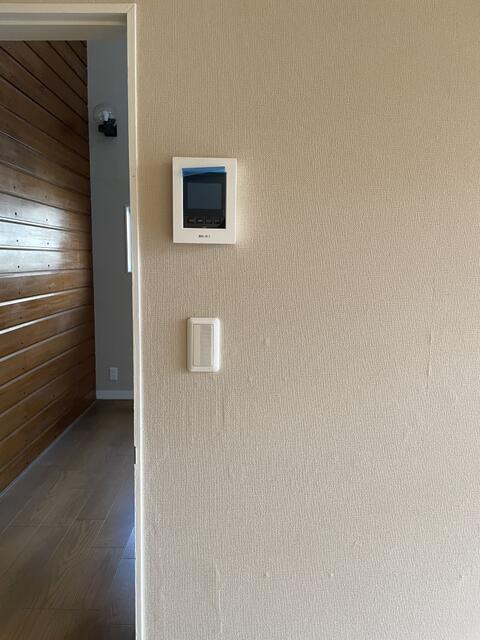 セキュリティ　モニター付きインターホン