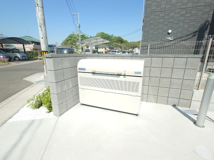 その他設備　敷地内ゴミボックス