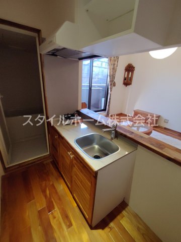 キッチン　別部屋写真です。