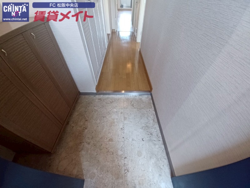 玄関　別部屋の写真です