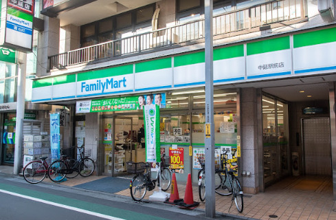 コンビニ　ファミリーマート 中延駅前店（コンビニ）まで107m