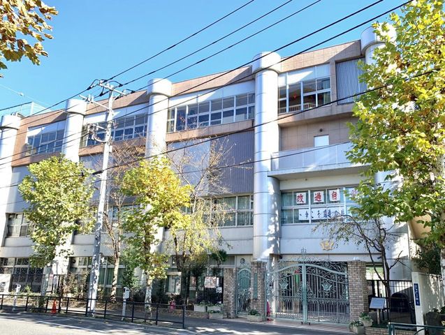 中学校　桜橋中学校（中学校）まで706m