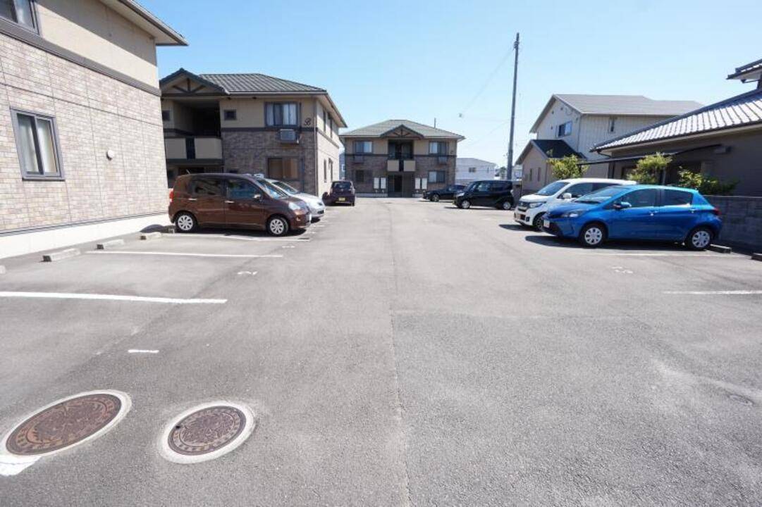 駐車場　駐車場